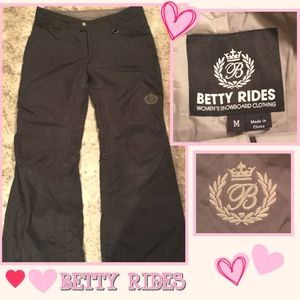 BETTY RIDES Snowboarding Pants Woman’s Size Medium